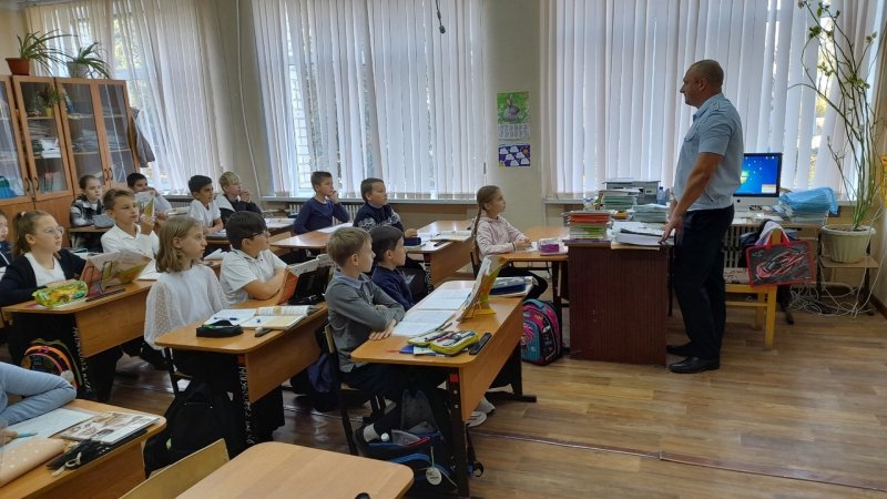Сотрудники Госавтоинспекции посетили МБОУ «Знаменская СОШ»